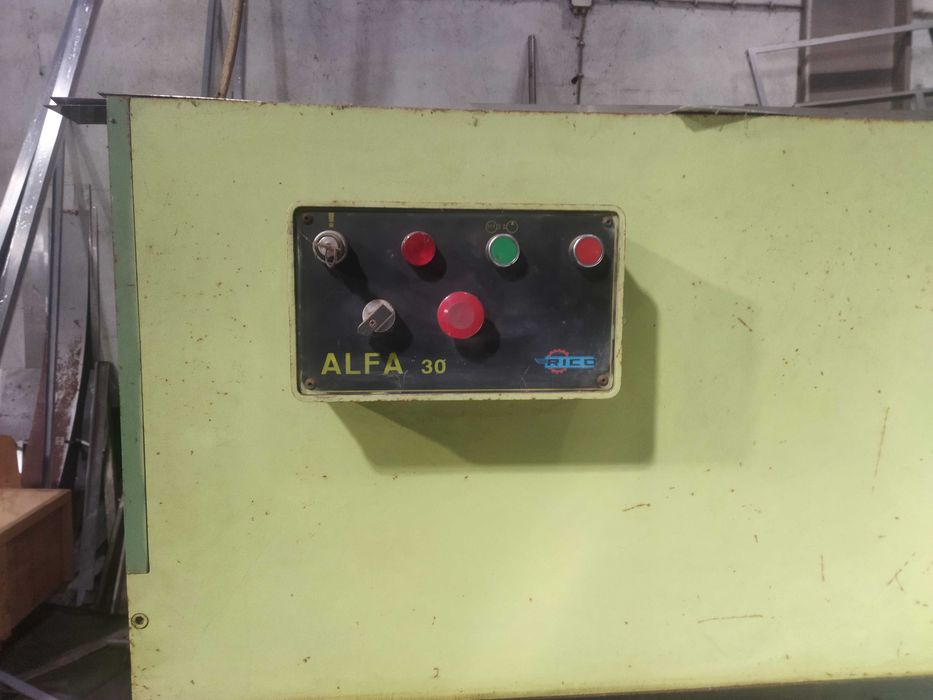 Máquinas Quinadeira 2M+Quinadeira 3M+Guilhotina Alfa30 (50.000 euros)