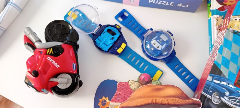 Lote/conjunto livros, puzzles, jogos, brinquedos (32 peças)