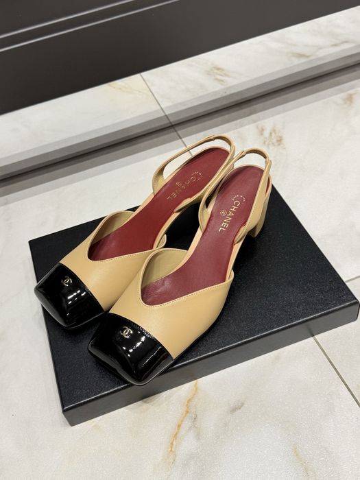 Czółenka Chanel beige leather
