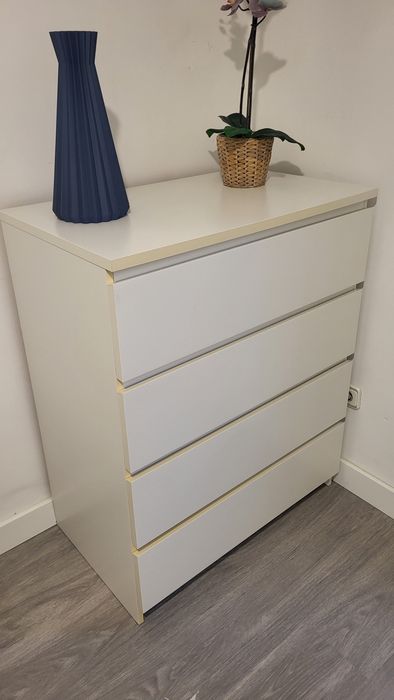 Comoda de quarto, em muito bom estado