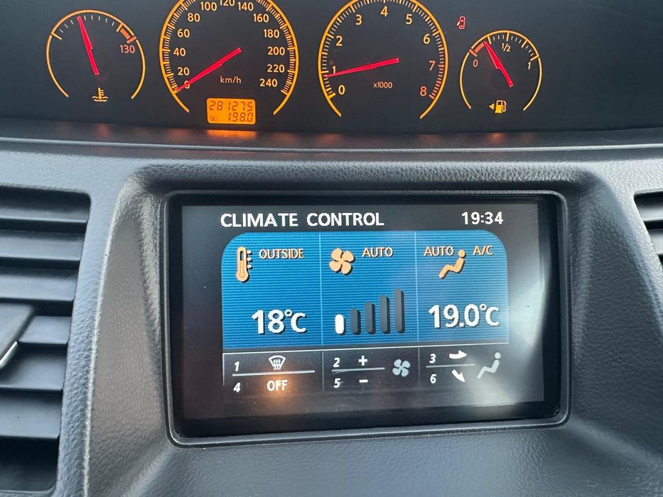 Nissan Primera P12