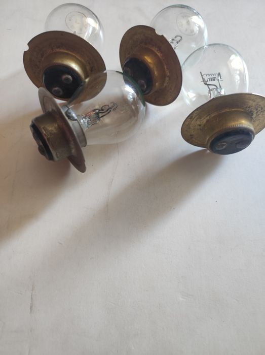 Продається ремінь ГРМ, автолампи 12v , 24v