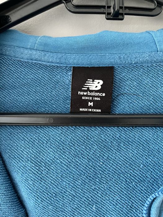 Niebieska bluza z kapturem New Balance M
