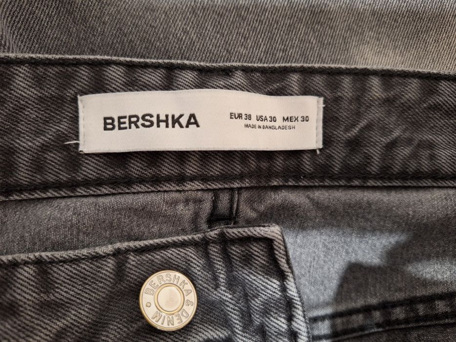 Spodnie baggy jeansy marki Bershka