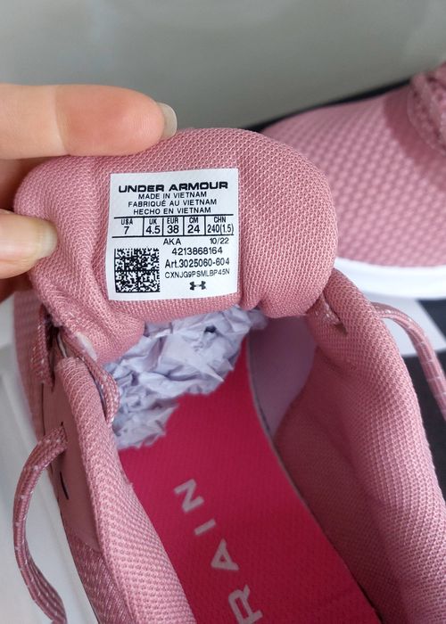 Кросівки жіночі 38р. Under Armour