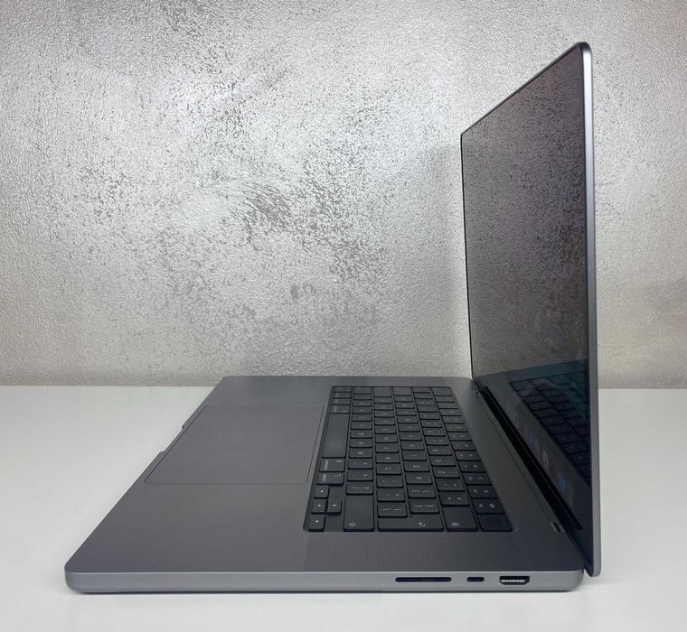 Apple Macbook Pro 16" A2485 M1 PRO 32GB 512SSD Tahoe 185C