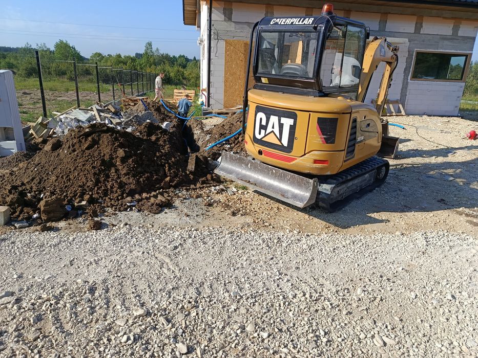 Usługi minikoparką 2.7 Cat plus wywrotka 3.5t bądź wywrotka 10t