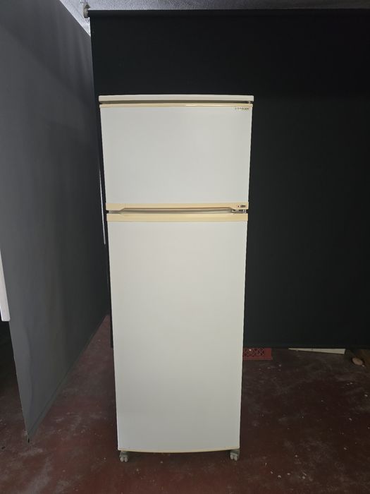 Frigorífico Gralux 2 portas – em bom estado