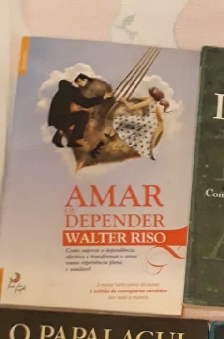 Vendo livros em segunda mão