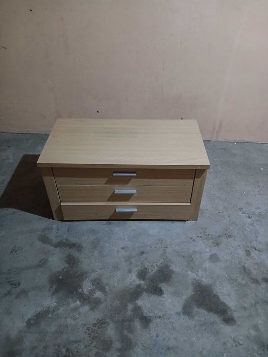 Comuda de 3 gavetas como nova