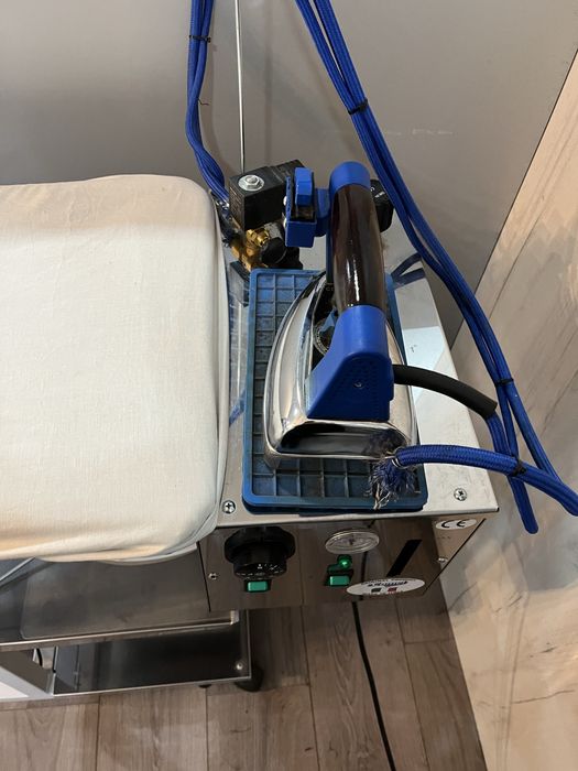 Ferro industrial/profissional com caldeira