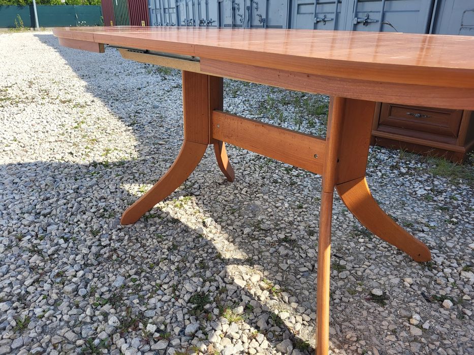 Stół rozkladany do salonu