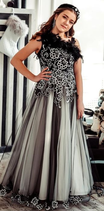 Вечірня сукня на випускний