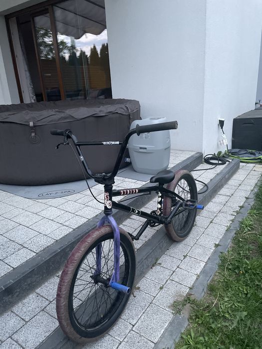 BMX z pegami opis