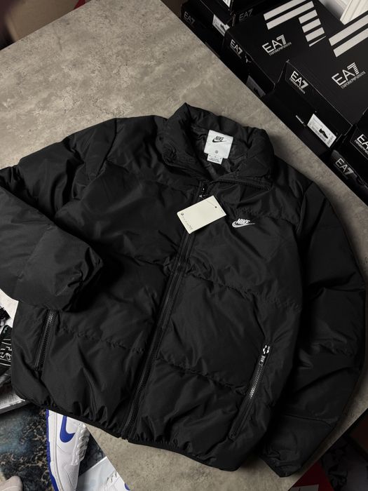 Куртка пуховик Nike club puffer jacket 550 FB7368-010