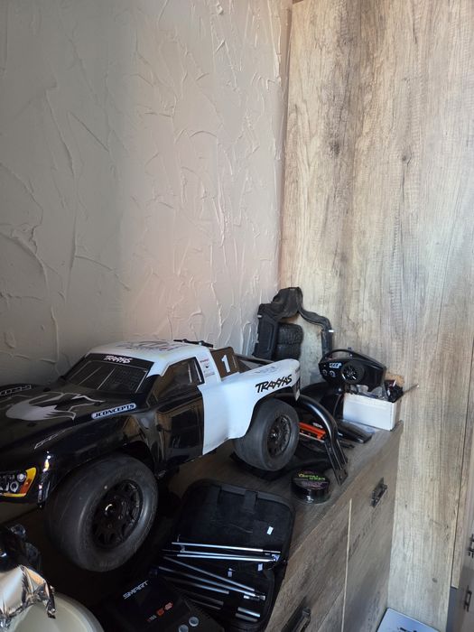 Traxxas slash 4x4 ultimate 4S, duzo dodatkow