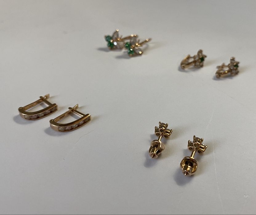 Продам детские золотые сережки