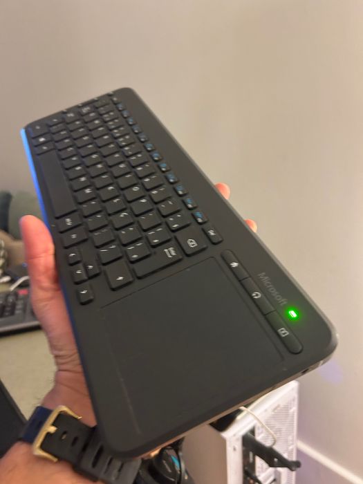 Teclado Microsoft com Pad Sem fios All-in-One Media