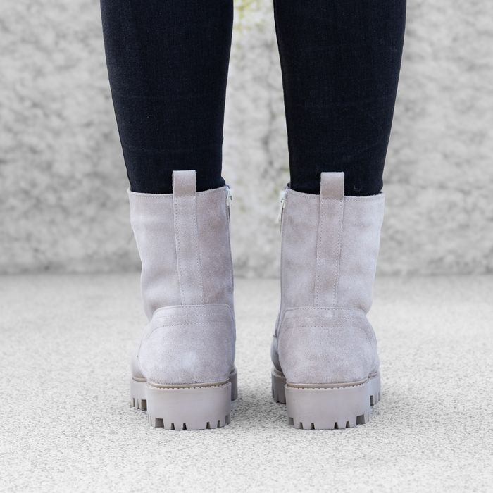 Bota de senhora bege