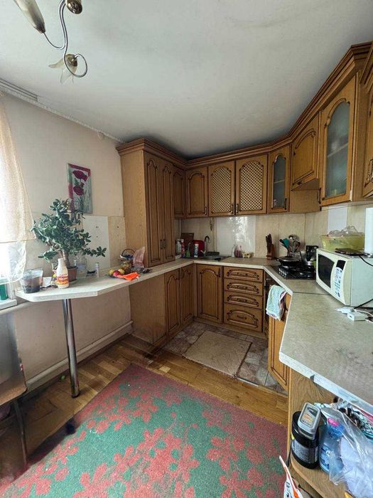 Продаж 2 поверхового будинку з балконом і ділянкою на 6 соток
