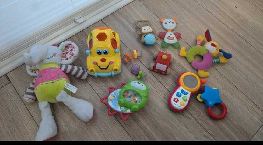 Zestaw zabawek dla dzieci niemowląt