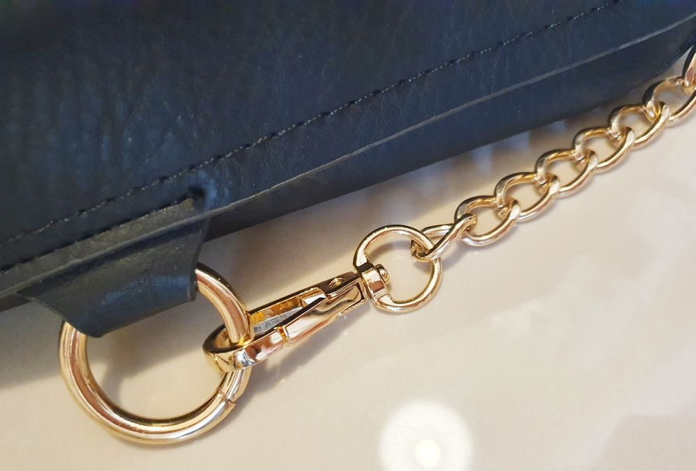 Torebka damska na pasku