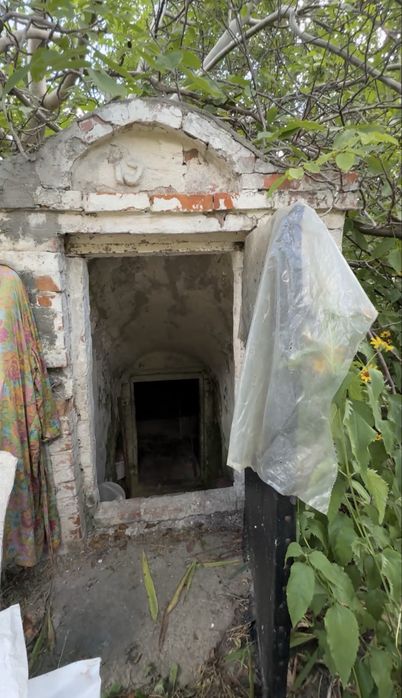 Продаж будинку на 8 сотках землі
