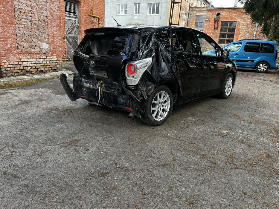 Toyota Verso після ДТП