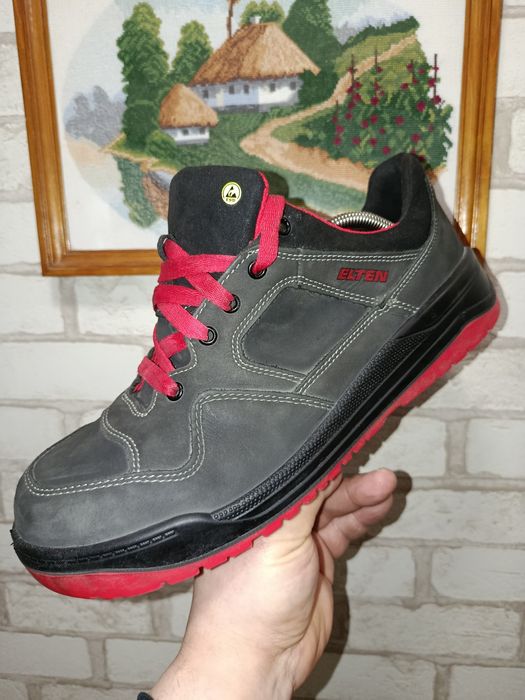 Кросівки для праці 45