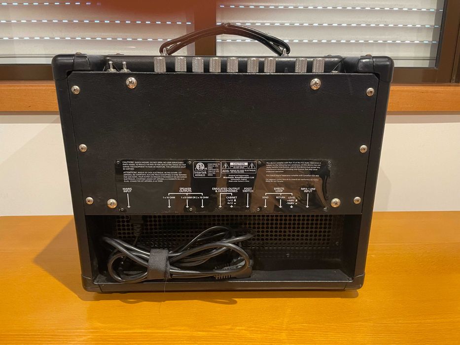 Amplificador Blackstar HT5R — 5W a Válvulas