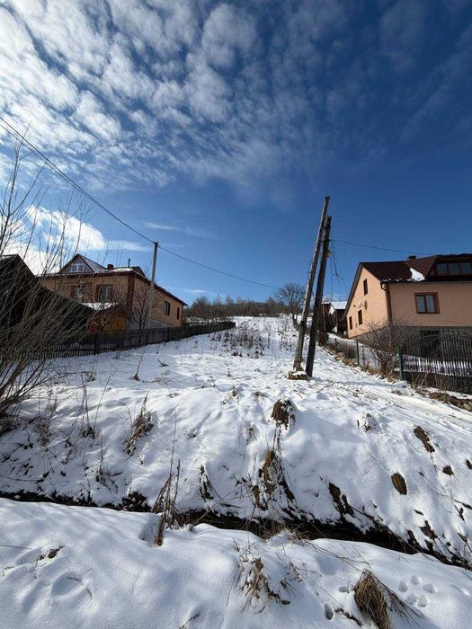 Продаж земельної ділянки 30 сотих у Маняві з краєвидом на гори