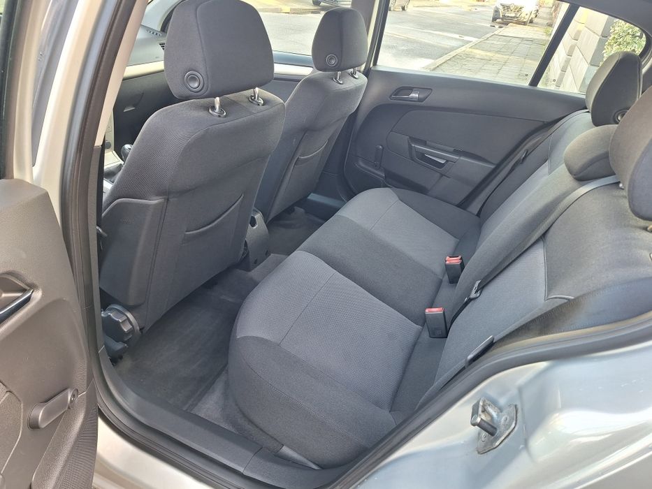 Astra 1.6 Opłacony, 5D, Klimatyzacja ,Ks Serw. Gotowy do jazdy!