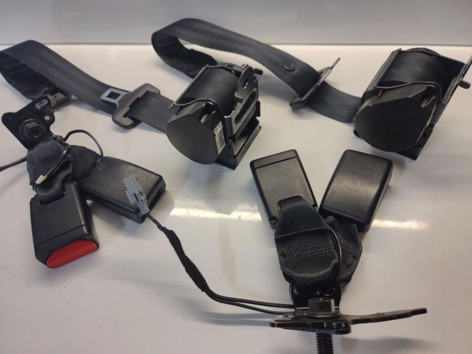 Cinto Encaixe Traseiro Renault Clio 4 IV  Grandtour  (KH)