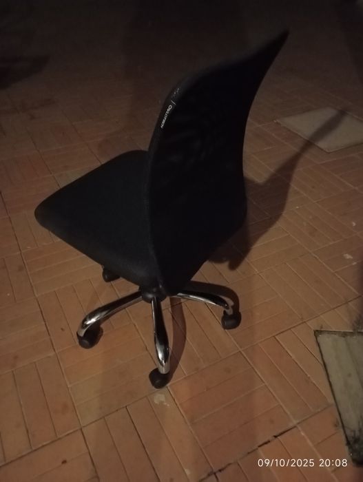 Cadeira de escritório NOVA