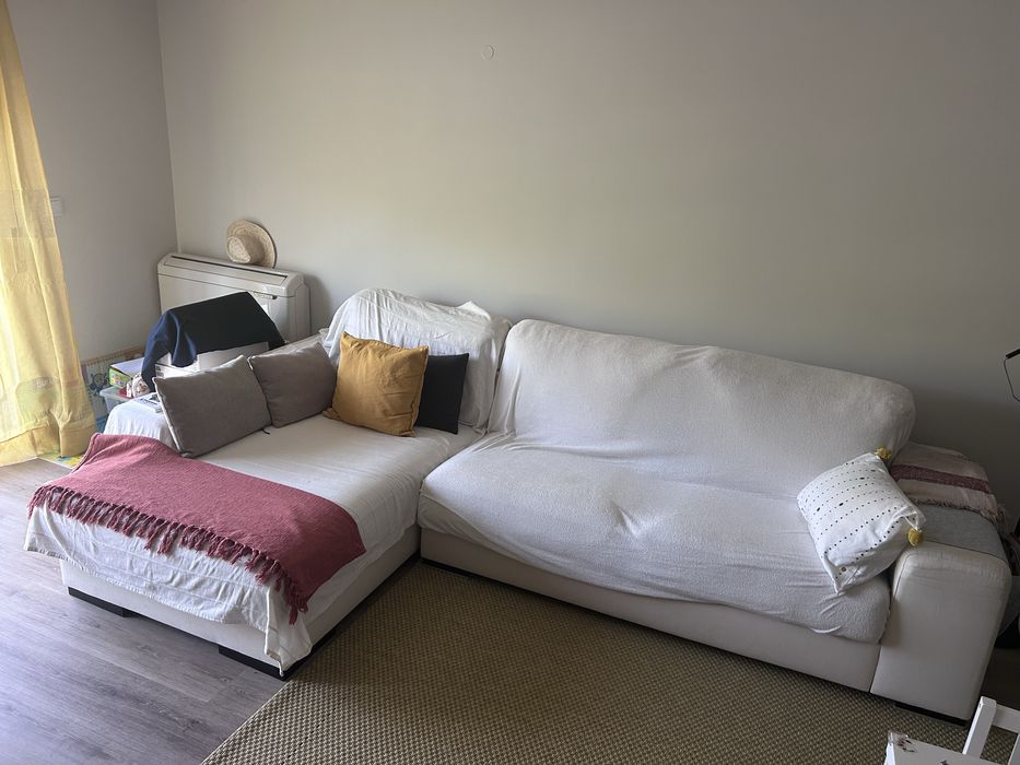 Sofá com chaise long