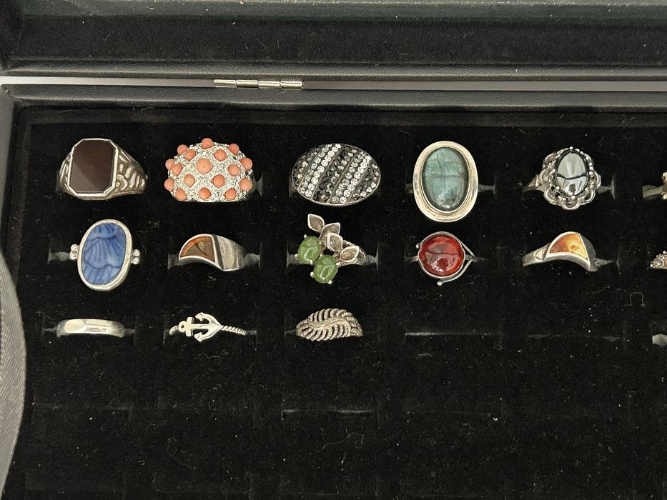 Колекція різних кілець