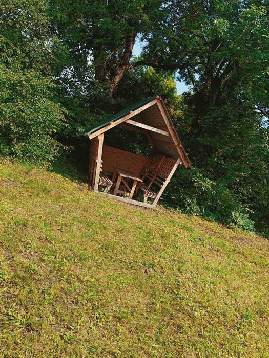 Продам базу відпочинку Сатанів , біля річки Збруч