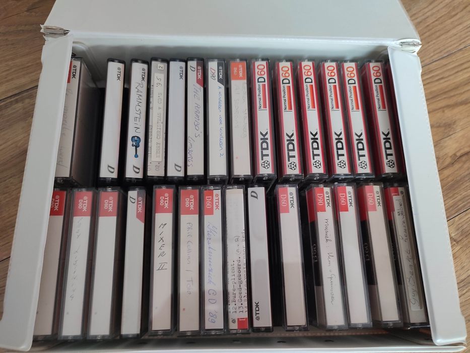 WYPRZEDAŻ! 30 kaset TDK D c60 i i c 90 plus etui