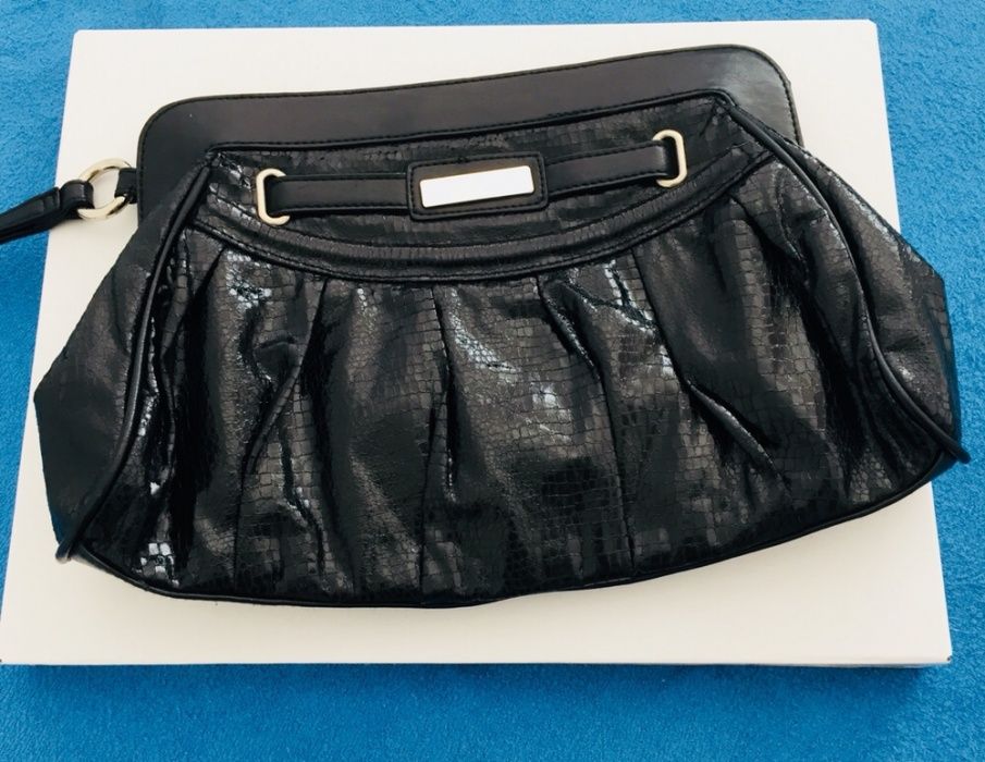 Czarna torebka / kopertówka Wallis