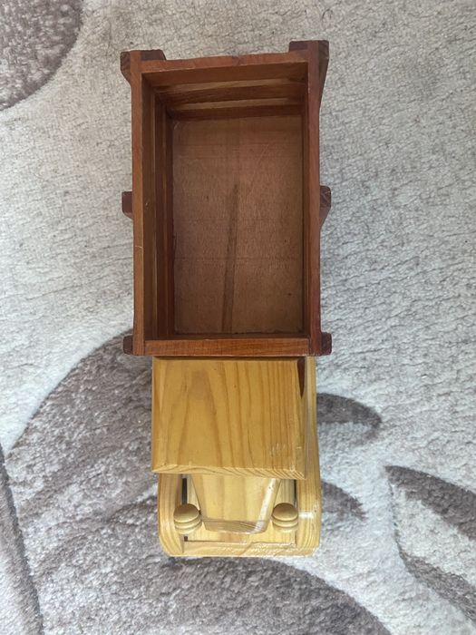 Автомобіль деревʼяний