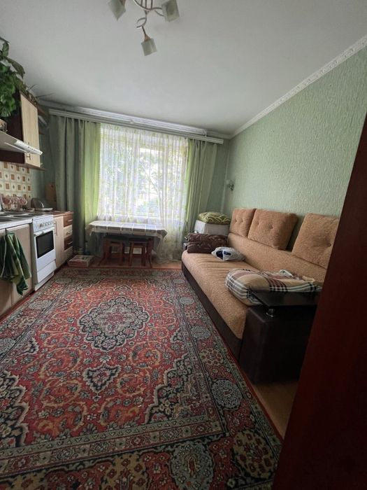 Продаж 2 кімнати на 2 поверсі