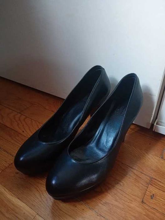 Szpilki na platformie z wysokim obcasem Billi bi