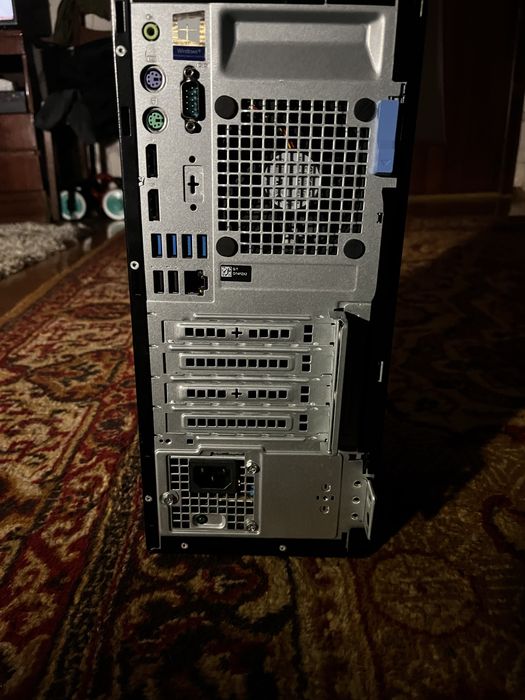 Компʼютер ПК Dell Optiplex 7060 MT s1151-V2