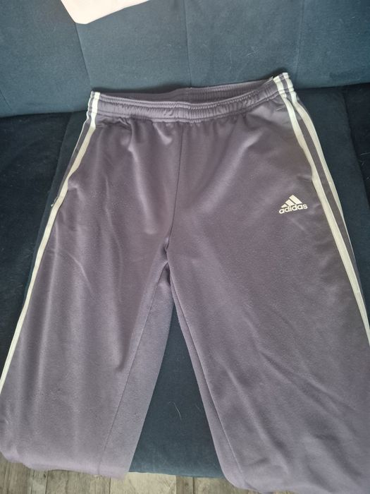 Sprzedam dres Adidas rozm. 158