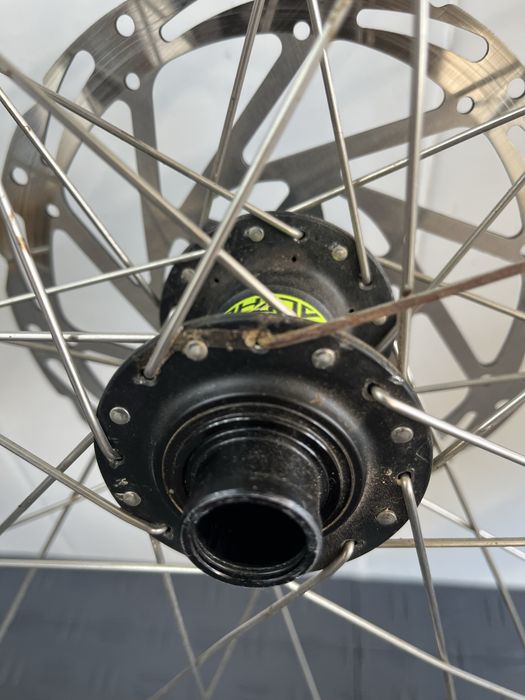 Roda dianteira dtswiss29 eixo 20x110