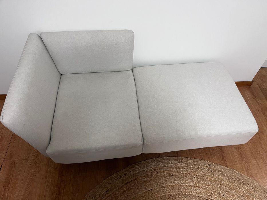 Chaise longue com almofadas