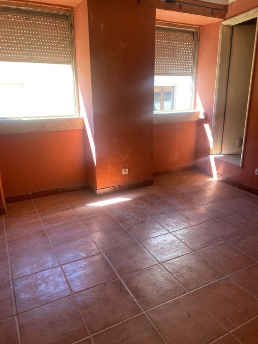 Casa para acabar de recuperar em Escalos de Cima (10 minutos de Castelo Branco)