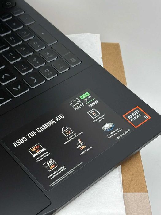 Asus Tuf A16 FA608UP Ryzen 9 RTX5070 1TB 32GB