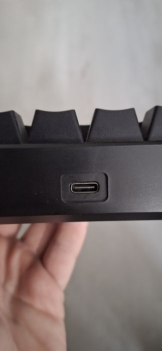 Czarna klawiatura defender fobos 60% gaming led