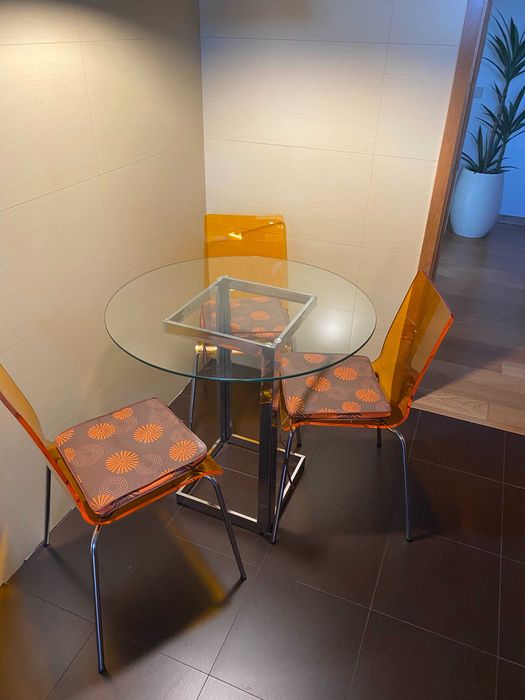 Conjunto Mesa de Vidro com 3 Cadeiras